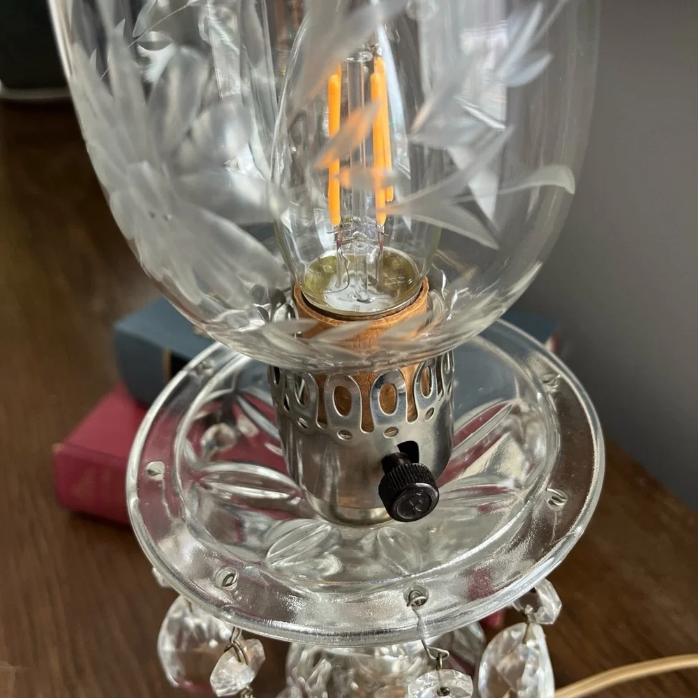 Vintage 1950's Crystal/Etched Glass Hollywood Regency Boudoir Lamps -Pair - Picture 3 of 11